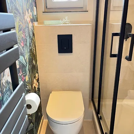 Apartament New, Modern&cozy - Near Airport Ber #links *