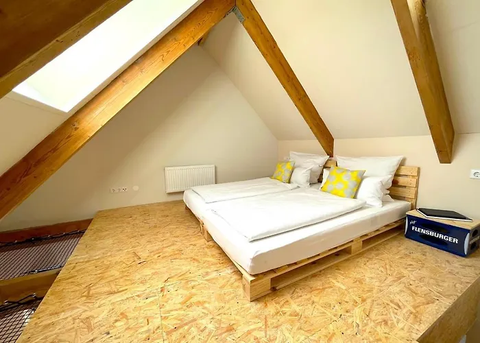 Light Hideaway -45Sqm- Near Ber Airport *