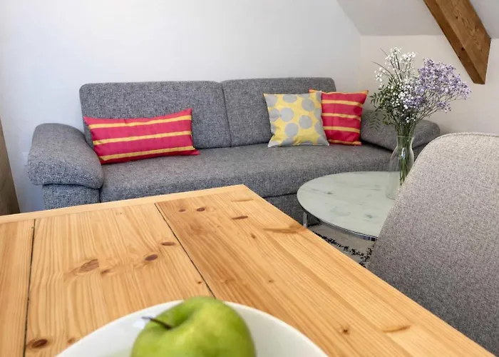 Light Hideaway -45Sqm- Near Ber Airport *