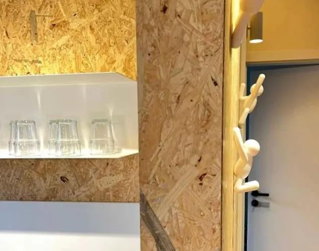 Light Hideaway -45Sqm- Near Ber Airport *