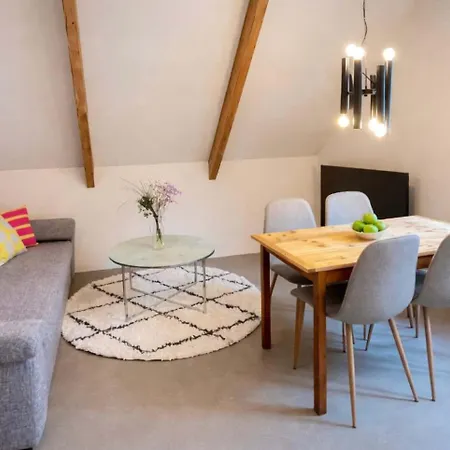 Light Hideaway -45sqm- Near Ber Airport Apartment *